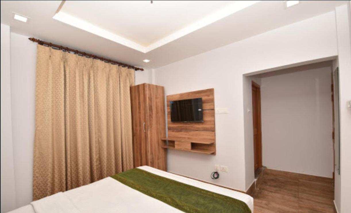 Castle Residency Hotel Shillong Exterior photo